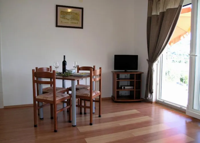 Daire Aurelius - Relaxing With Gorgeous View