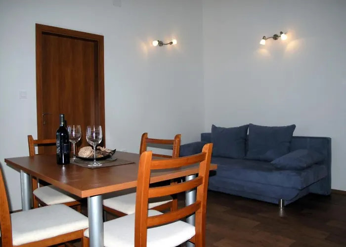 Daire Aurelius - Relaxing With Gorgeous View